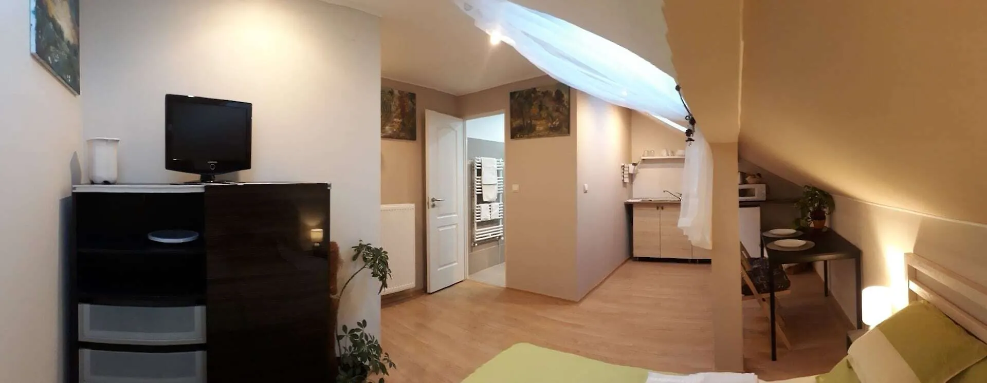 Hotel Hedi Vendeghaz Erlau
